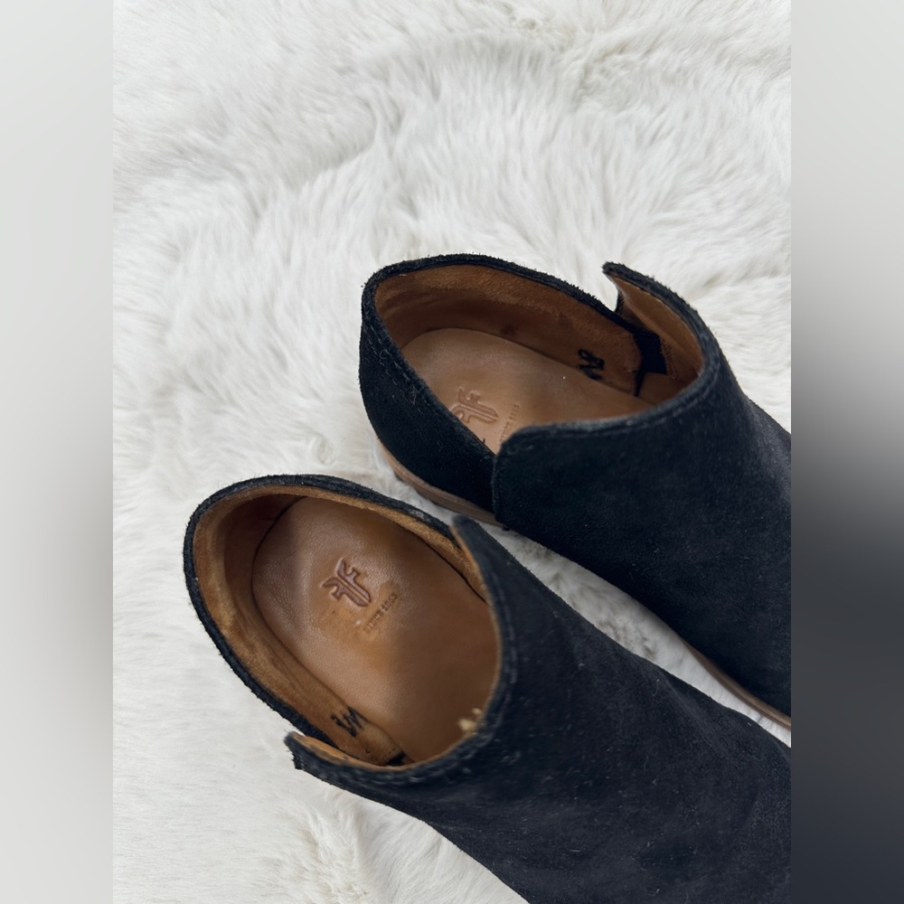 Frye Leather Elyssa‎ Bootie in Black Suede 5.5 - Picture 10 of 11